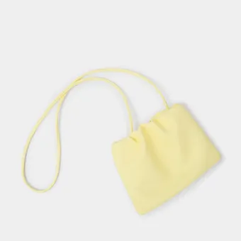 Где искать сумку-кисет – модное «вау» весны-2026