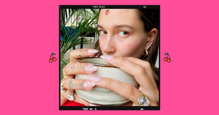 Весенний маникюр с цветами сакуры: 8 идей для вдохновения