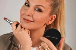 «Облачная» и «стеклянная» кожа: как повторить тренды макияжа 2026