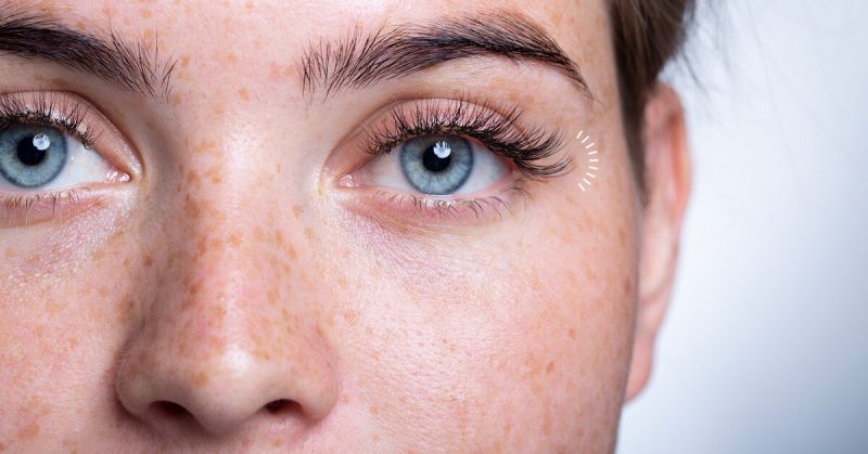 Как завить ресницы на весь день: крутой прием для самых смелых