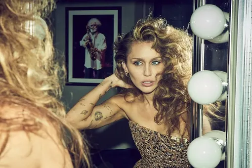 Макияж в наследство и алая помада: 7 правил красоты от Майли Сайрус