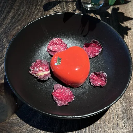 Где отметить День всех влюбленных: рестораны Москвы, Санкт-Петербурга и Дубая