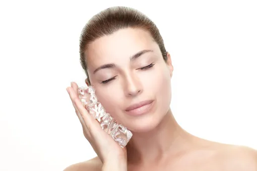 Кубики льда и охлаждающие маски: действительно ли холод приносит пользу коже Кубики льда и охлаждающие маски: действительно ли холод приносит пользу коже