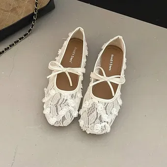 Модная обувь на лето 2026 — кружевные балетки Модная обувь на лето 2026 — кружевные балетки