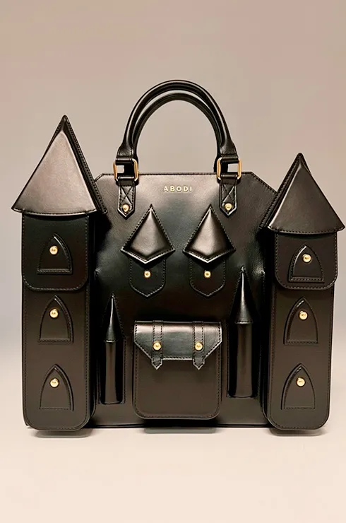 Оверсайз – в топку? Теперь модно одеваться, как средневековая принцесса