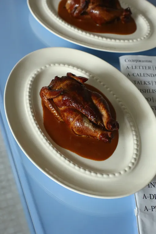 Большие завтраки, десерты жуткие и прекрасные, анчоусы и гуляш со сметаной: свежий дайджест гастрономических новостей