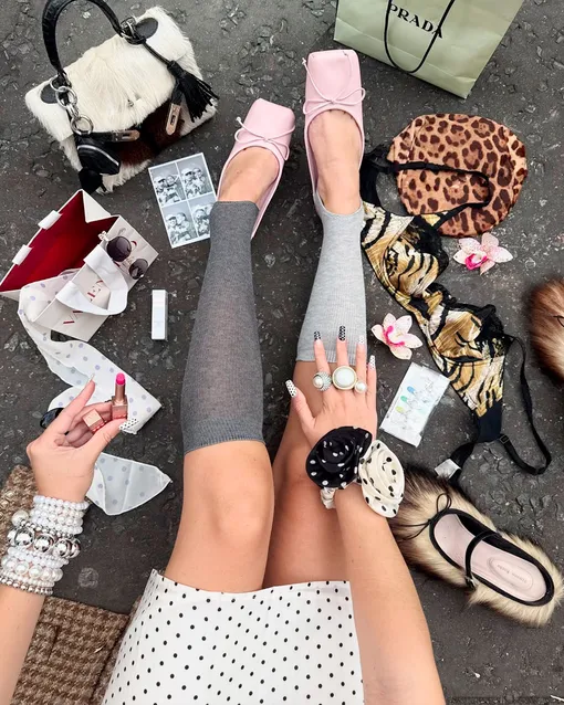 Как носить гетры – одну из ключевых фэшн-фишек весны-2026 Как носить гетры – одну из ключевых фэшн-фишек весны-2026