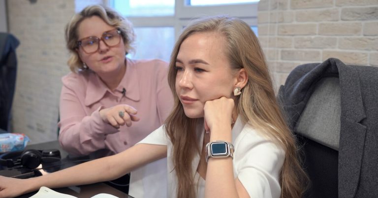 Красота без глянца: в Сети появилось реалити-шоу о том, как на самом деле работает косметический бренд