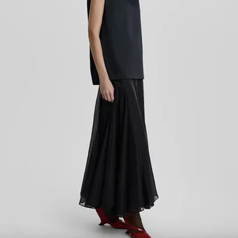 Зимой модные девушки носят именно эти юбки – проверь себя