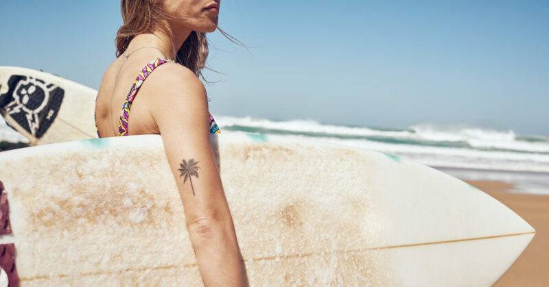 Модные весенние татуировки на весну 2023: 5 минималистичных и стильных идей