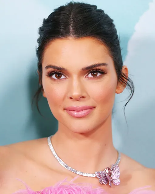 Обесцвеченные брови: кому из звезд идет этот тренд, а кому — нет