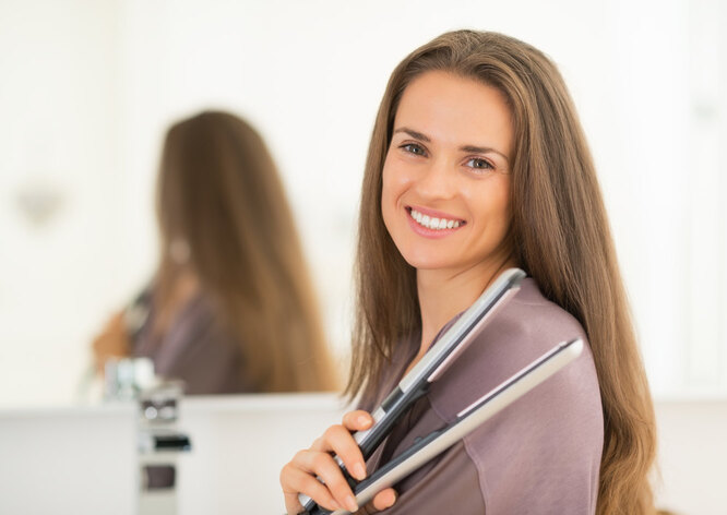 Выпрямить волосы от самых корней: лайфхак, который изменит твою жизнь