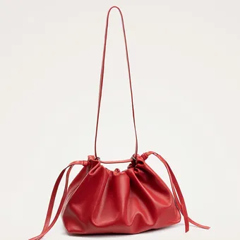 Где искать сумку-кисет – модное «вау» весны-2026