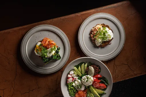 Где вкусно поесть и красиво посидеть в Москве на каникулах: первый гастрономический дайджест нового года