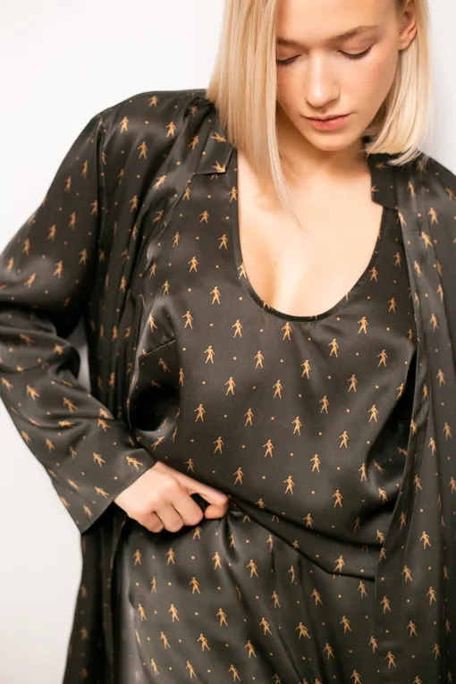 Срочно собираемся на Новый год и выбираем подарки: последний фэшн-дайджест 2025 года Срочно собираемся на Новый год и выбираем подарки: последний фэшн-дайджест 2025 года