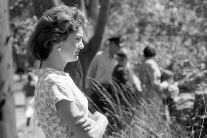 На что не стоит рассчитывать в отношениях с мужчинами: мудрые слова Жаклин Кеннеди