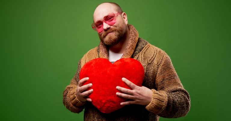 8 фраз, которые использует мужчина, если он тайно в тебя влюблен