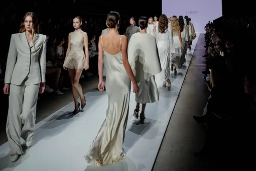 Заверните, пожалуйста, всё: гид вирусным брендам Московской недели моды Заверните, пожалуйста, всё: гид по вирусным брендам Московской недели моды