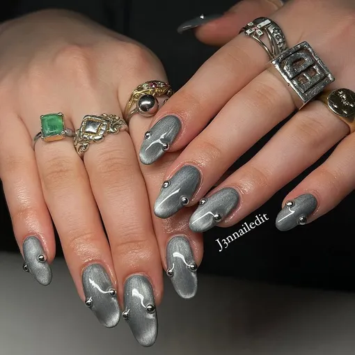 Маникюр с пирсингом: 13 модных вариантов на осень в стиле хэви-метал Маникюр с пирсингом: 13 модных вариантов на осень в стиле хэви-метал