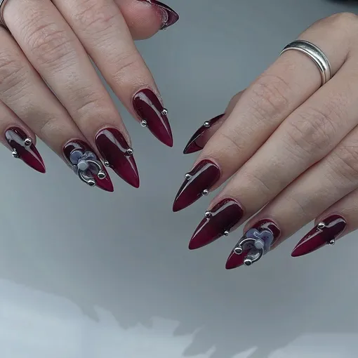 Маникюр с пирсингом: 13 модных вариантов на осень в стиле хэви-метал Маникюр с пирсингом: 13 модных вариантов на осень в стиле хэви-метал