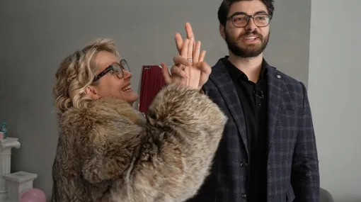 Красота без глянца: в Сети появилось реалити-шоу о том, как на самом деле работает косметический бренд