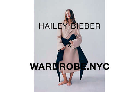 Модель Хейли Бибер создала коллекцию для бренда Wardrobe.NYC и представила новый трикотажный дроп.