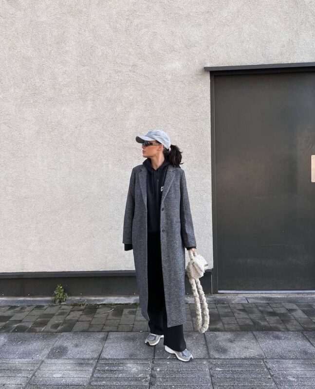 Серый — новый черный: как носить самый модный цвет осени-2023