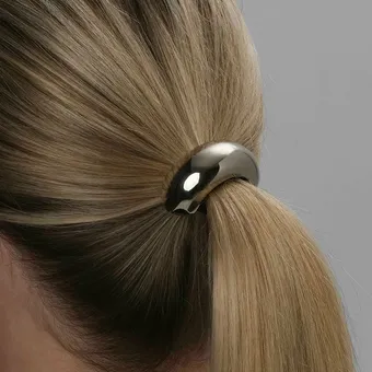 Ставим точку: 6 стильных аксессуаров, которые украсят прическу на Новый год Ставим точку: 6 стильных аксессуаров, которые украсят прическу на Новый год