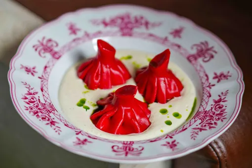 Где вкусно поесть и красиво посидеть в Москве на каникулах: первый гастрономический дайджест нового года