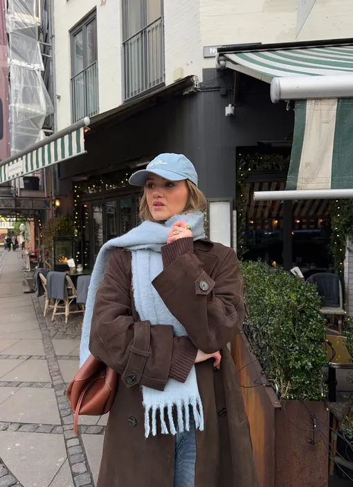 Cливочный желтый, подвинься: ледяной голубой – самый модный оттенок сезона Cливочный желтый, подвинься: ледяной голубой – самый модный оттенок сезона