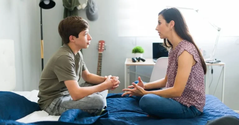 Важный разговор: как и когда рассказать о ВИЧ ребенку — разбираем ситуации