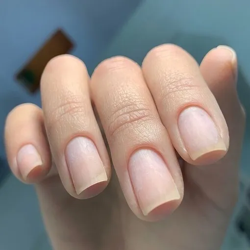 «Голые ногти»: что должен включать маникюр без покрытия по мнению звездного нейл-дизайнера «Голые ногти»: что должен включать маникюр без покрытия по мнению звездного нейл-дизайнера