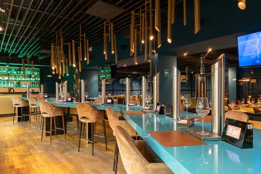 Где отметить День всех влюбленных: рестораны Москвы, Санкт-Петербурга и Дубая