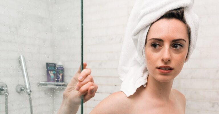 Как правильно принимать душ: 3 ошибки, которые делают все
