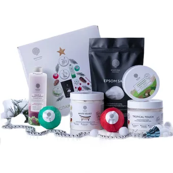 От волшебных наборов и адвентов до бьюти-гаджетов: 26 роскошных подарков под елку для самых любимых женщин От волшебных наборов и адвентов до бьюти-гаджетов: 26 роскошных подарков под елку для самых любимых женщин