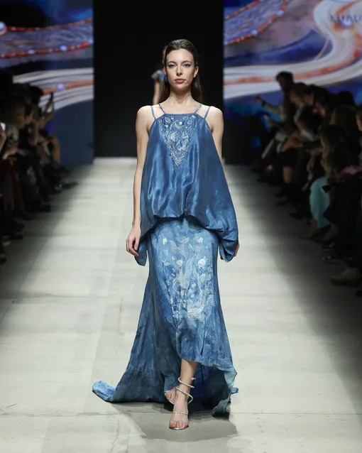 Китайский футуризм, якутские мотивы и классика без правил: 5 показов Московской недели моды, которые нельзя пропустить Китайский футуризм, якутские мотивы и классика без правил: 5 показов Московской недели моды, которые нельзя пропустить