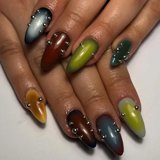 Маникюр с пирсингом: 13 модных вариантов на осень в стиле хэви-метал Маникюр с пирсингом: 13 модных вариантов на осень в стиле хэви-метал