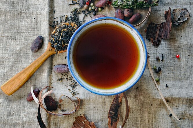 Почему нельзя пить вчерашний чай: опасные последствия для здоровья, о которых ты не догадывалась