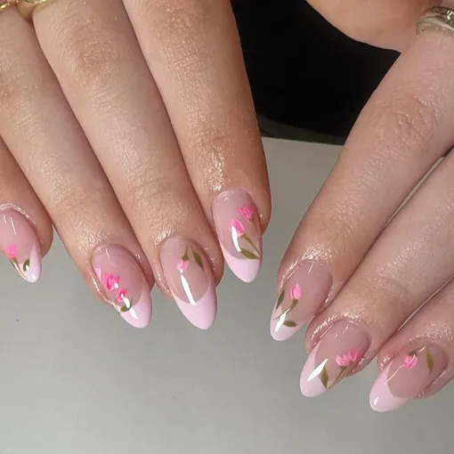 Цветы Прованса: 7 самых красивых идей французского маникюра с цветами