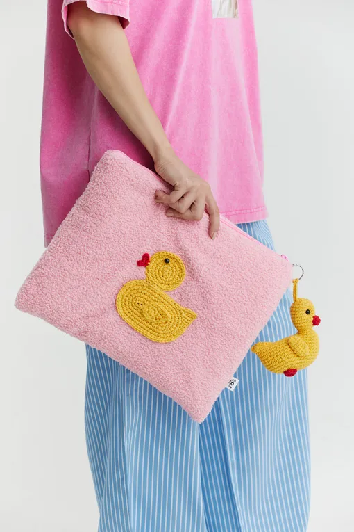 Заверните, пожалуйста, всё: гид вирусным брендам Московской недели моды Заверните, пожалуйста, всё: гид вирусным брендам Московской недели моды