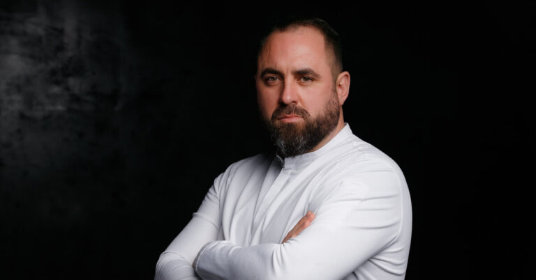 «Меня вообще называют гастроабьюзером»: популярный шеф-повар Илья Благовещенский о работе в топовых ресторанах Москвы