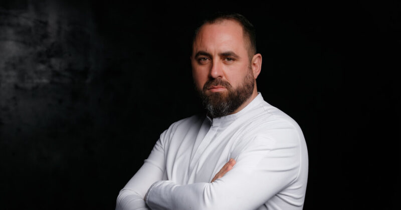 «Меня вообще называют гастроабьюзером»: популярный шеф-повар Илья Благовещенский о работе в топовых ресторанах Москвы