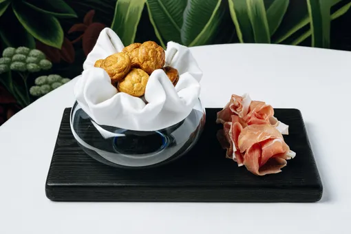 Где отметить День всех влюбленных: рестораны Москвы, Санкт-Петербурга и Дубая