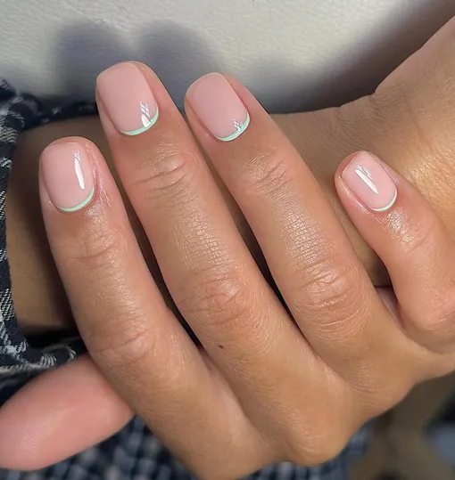 Модный маникюр на весну 2026: 5 стильных вариантов обратного френча