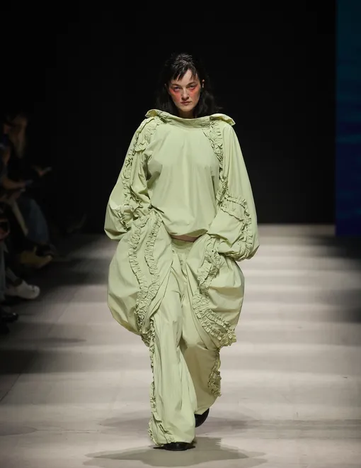 Заверните, пожалуйста, всё: гид вирусным брендам Московской недели моды Заверните, пожалуйста, всё: гид вирусным брендам Московской недели моды