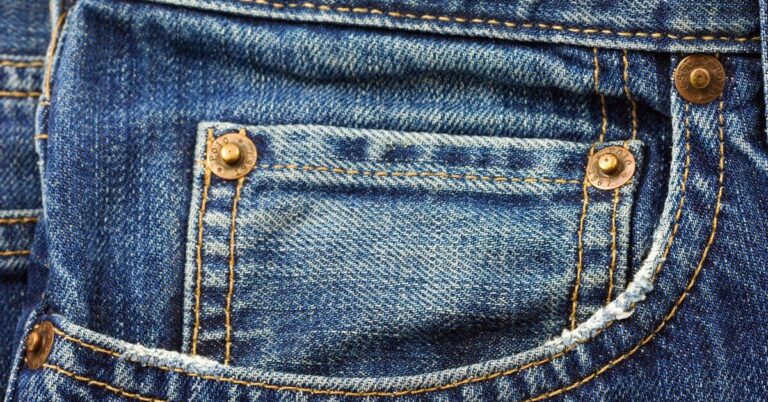 Для чего нужен маленький кармашек на джинсах