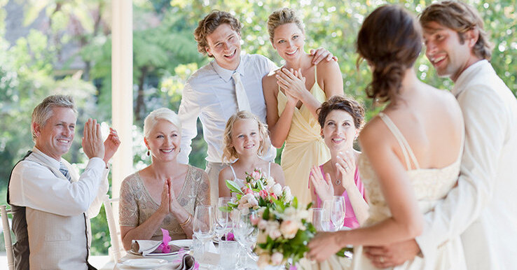 Уважай молодоженов: 10 типичных ошибок гостей на свадьбе