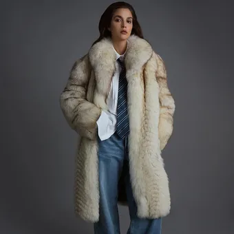 10 модных шуб, как у Ирины Шейк (у нее, кстати, от российского бренда!)