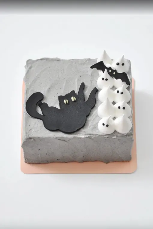 Большие завтраки, десерты жуткие и прекрасные, анчоусы и гуляш со сметаной: свежий дайджест гастрономических новостей