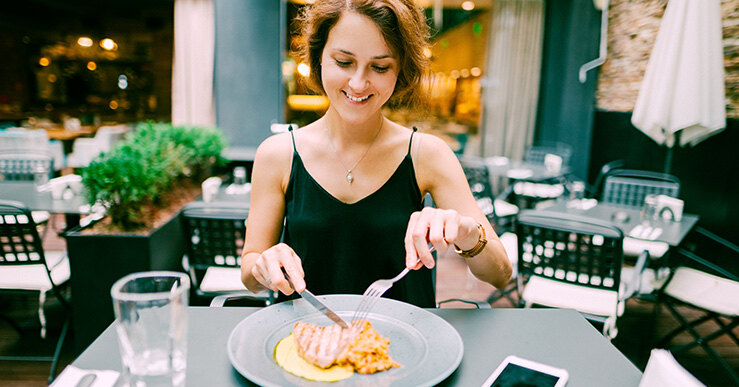 Иди поужинай! 4 опасности для здоровья из-за недоедания